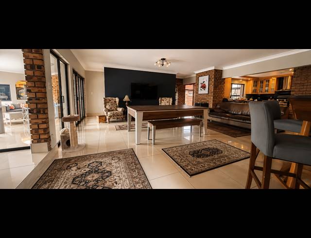 6 BEDROOM HOUSE FOR SALE IN SUNWARD PARK